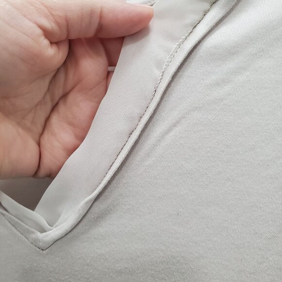 Reiss Women's Pale Gray Chiffon Trim Soft Short‎ Sleeve Basic V-Neck Top Size XS - Picture 2 of 6